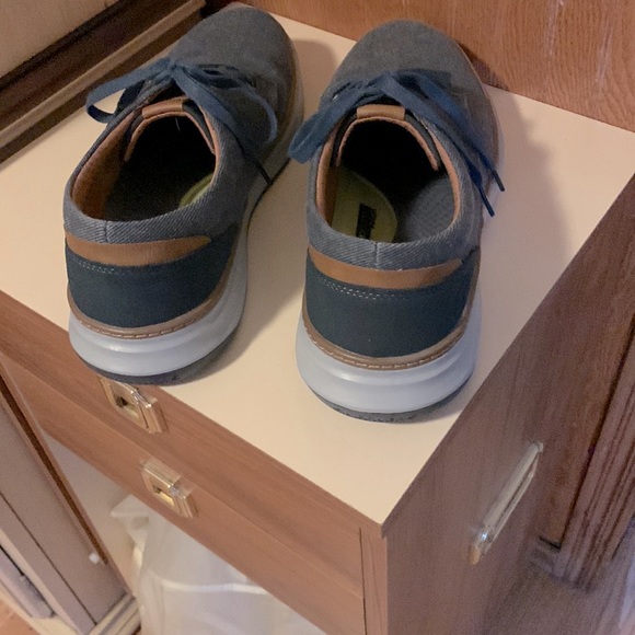 Mens size 11 Skechers casual shoe - Picture 2 of 6